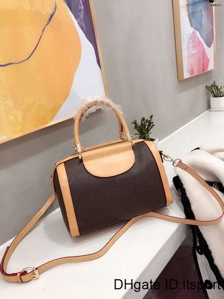 female vogue new 2020 fund of aging boston leather leboy handbag joker pillow single shoulder bag backpacks purse womens luxury handbag
female vogue new 2020 fund of aging boston leather leboy handbag joker pillow single shoulder bag backpacks purse womens luxury handbag