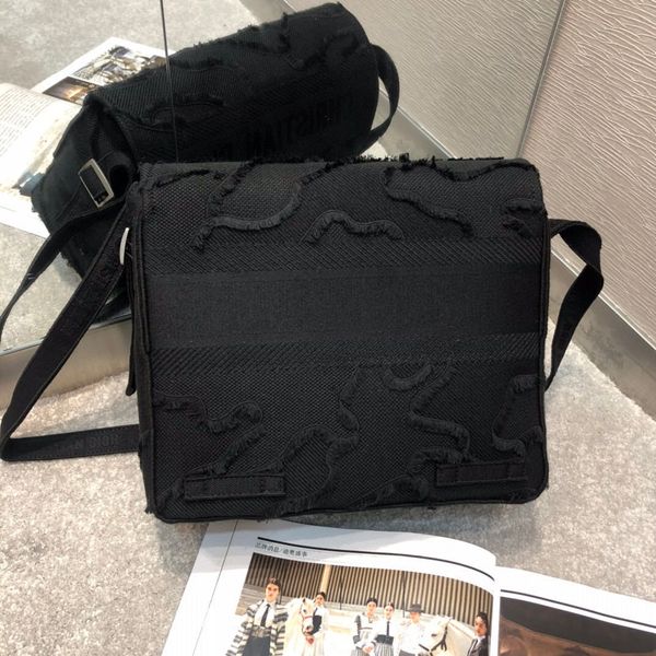 apostman bag high-end custom quality postman bag single shoulder bag fashion style silver metal accessories with non-detachable long shoul
apostman bag high-end custom quality postman bag single shoulder bag fashion style silver metal accessories with non-detachable long shoul