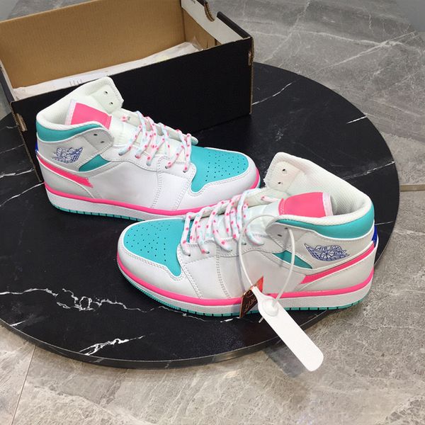 designer womens casual shoes luxury white cyan pink color matching jagged bottom round head sneakers with box size 35-46, Black
designer womens casual shoes luxury white cyan pink color matching jagged bottom round head sneakers with box size 35-46, Black