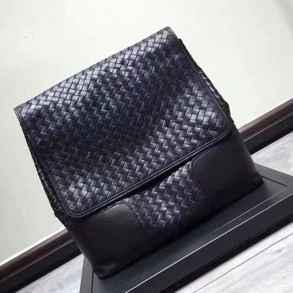 high-end custom design men's latest shoulder bag can also be used as an one-shoulder strap satchel french specific fetal cow hand-woven
high-end custom design men's latest shoulder bag can also be used as an one-shoulder strap satchel french specific fetal cow hand-woven