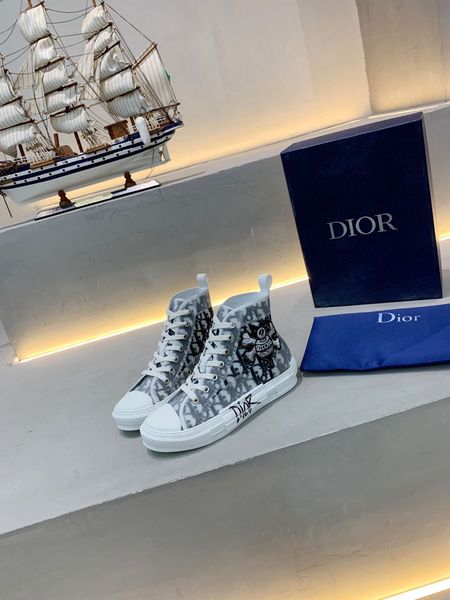 20aw mens designer high casual shoes trainers sports comfortable hiking sneakers dioss casual shoes track with original box mf031280
20aw mens designer high casual shoes trainers sports comfortable hiking sneakers dioss casual shoes track with original box mf031280