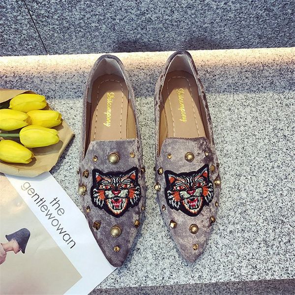 pointed toe women leather casual shoes designer studded ladies embroidery slip on moccasins trend female moccasins flats woman, Black
pointed toe women leather casual shoes designer studded ladies embroidery slip on moccasins trend female moccasins flats woman, Black