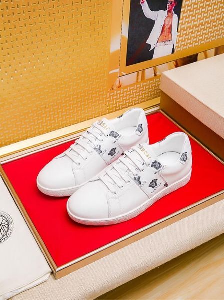 2020v high-end medusa embroidered leather low-lace-up casual shoes, fashionable and versatile outdoor sports shoes, size: 38-45, Black
2020v high-end medusa embroidered leather low-lace-up casual shoes, fashionable and versatile outdoor sports shoes, size: 38-45, Black