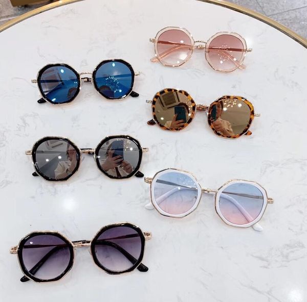 fashion irregular children's sunglasses fashion kids designer sunglasses girls sunglasses resin lenses girls glasses korea kids accesso, White;black
fashion irregular children's sunglasses fashion kids designer sunglasses girls sunglasses resin lenses girls glasses korea kids accesso, White;black