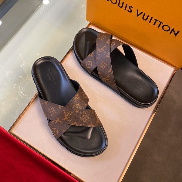 1a5s87honolulu mule combining black calf leather with dark-gray damier graphite canvas, the honolulu mule evokes an outdoor spirit with its2
1a5s87honolulu mule combining black calf leather with dark-gray damier graphite canvas, the honolulu mule evokes an outdoor spirit with its2