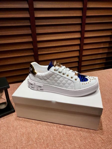 2020i high-end custom leather men's casual shoes, fashion wild sports shoes, original packaging shoe box delivery, yardage: 38-45
2020i high-end custom leather men's casual shoes, fashion wild sports shoes, original packaging shoe box delivery, yardage: 38-45