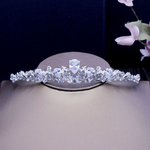 slbridal art deco кристаллы стразы сплава кубический циркон свадебные tiara cz люкс королевы принцессы pageant партии корона bridesmaids mx2, White;golden
slbridal art deco кристаллы стразы сплава кубический циркон свадебные tiara cz люкс королевы принцессы pageant партии корона bridesmaids mx2, White;golden