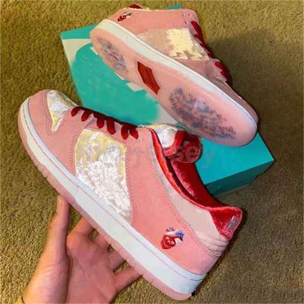 wholesale 2020 strangelove x sb dunk low pink running skateboard shoes women mens sport trainers chaussures sneakers
wholesale 2020 strangelove x sb dunk low pink running skateboard shoes women mens sport trainers chaussures sneakers