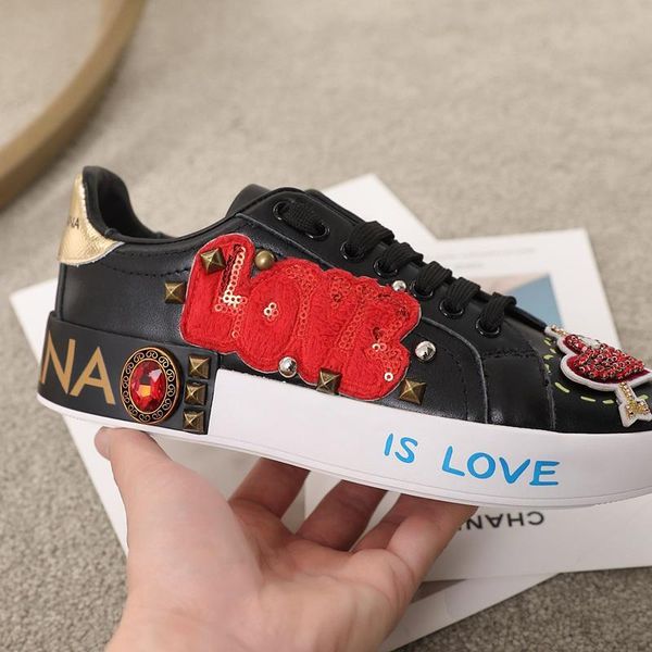 2020t new trend hand-painted leather party casual shoes outdoor men and women sports shoes fashion wild couple shoes, size 35-451, Black
2020t new trend hand-painted leather party casual shoes outdoor men and women sports shoes fashion wild couple shoes, size 35-451, Black