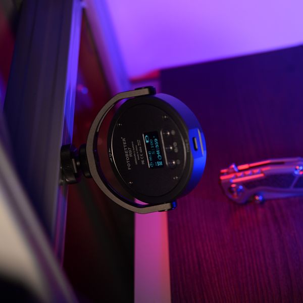 fotobetter r97 full color round rgb led video light adjustable cold shoe brackle mount led light live youtube vlog fill light
fotobetter r97 full color round rgb led video light adjustable cold shoe brackle mount led light live youtube vlog fill light