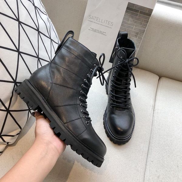 2020u autumn and winter new limited edition fashion ladies wild straps martin boots, high-end leather high-heeled boots, size: 35-41
2020u autumn and winter new limited edition fashion ladies wild straps martin boots, high-end leather high-heeled boots, size: 35-41