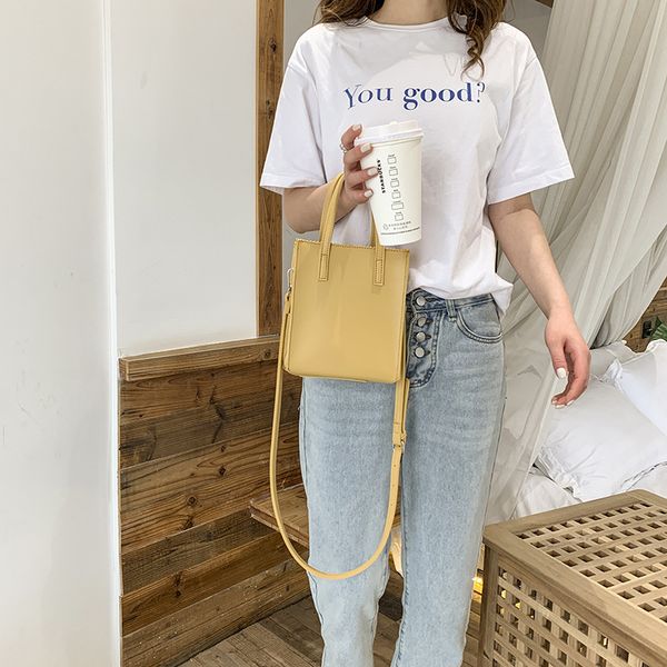 2020 new ladies shoulder bag korean version of the simple casual casual pu ladies diagonal tote bag
2020 new ladies shoulder bag korean version of the simple casual casual pu ladies diagonal tote bag