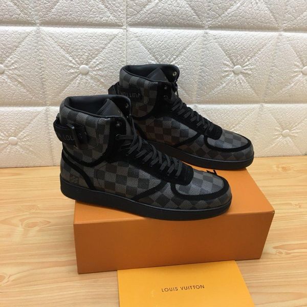 063 high-quality men's designer casual sports shoes trendy brand outdoor casual shoes, fast delivery in the original box, Black
063 high-quality men's designer casual sports shoes trendy brand outdoor casual shoes, fast delivery in the original box, Black