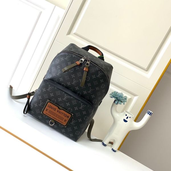 the new ladies backpack 7a high-end custom quality diagonal cross bag fashion trend wind style silver metal accessories
the new ladies backpack 7a high-end custom quality diagonal cross bag fashion trend wind style silver metal accessories