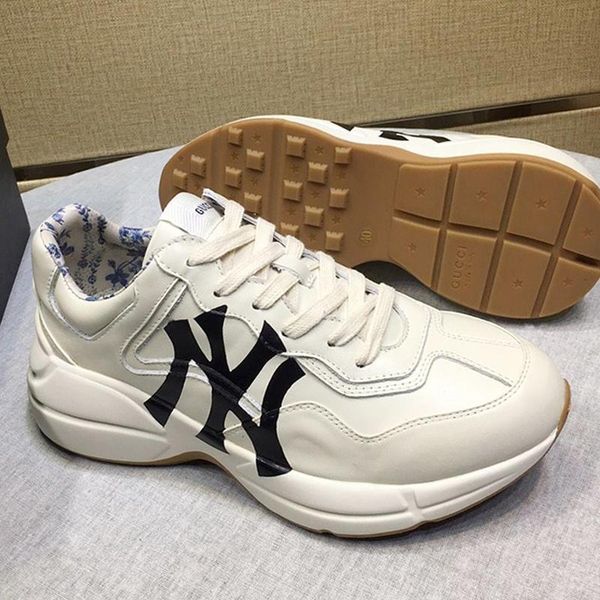 2020 mens shoes sneakers chaussures pour hommes comfortable sports shoes luxury fashion shoes for men rhyton leather sneaker scarpe da uomo
2020 mens shoes sneakers chaussures pour hommes comfortable sports shoes luxury fashion shoes for men rhyton leather sneaker scarpe da uomo