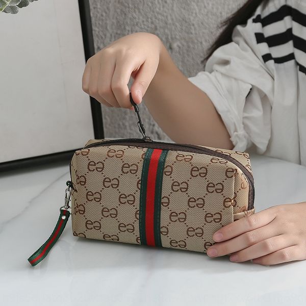fashion makeup large capacity handheld cosmetic storage bag portable outbound mobile phone change storage handheld bag
fashion makeup large capacity handheld cosmetic storage bag portable outbound mobile phone change storage handheld bag