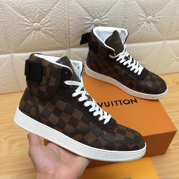 090 high-quality men's designer casual sports shoes trendy brand outdoor casual shoes, fast delivery in the original box, Black
090 high-quality men's designer casual sports shoes trendy brand outdoor casual shoes, fast delivery in the original box, Black