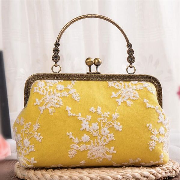 aber 2020 vintage women shoulder bags embroidery flowers wedding handbags handmade banquet tote party bags drop shipping mn1471
aber 2020 vintage women shoulder bags embroidery flowers wedding handbags handmade banquet tote party bags drop shipping mn1471