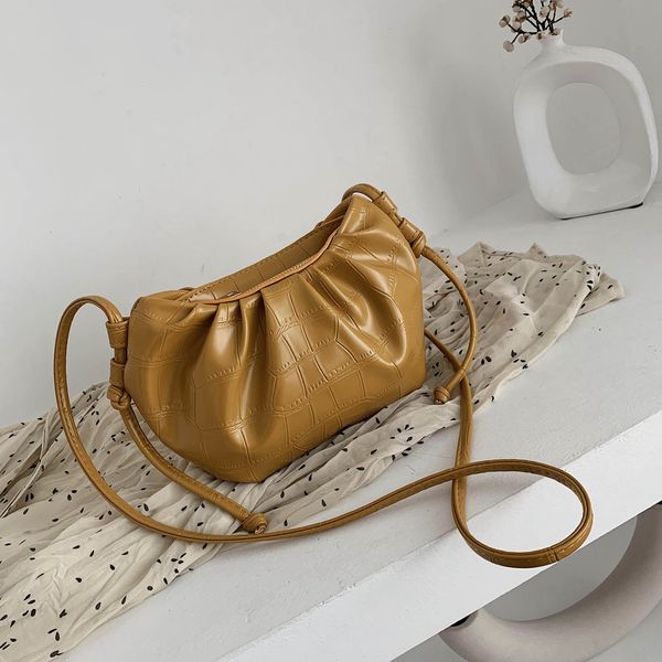 women bags small leather purses retro crossbody shoulder bags for women 2020 handbag cloud mini pouch hand purse bolsa feminina
women bags small leather purses retro crossbody shoulder bags for women 2020 handbag cloud mini pouch hand purse bolsa feminina