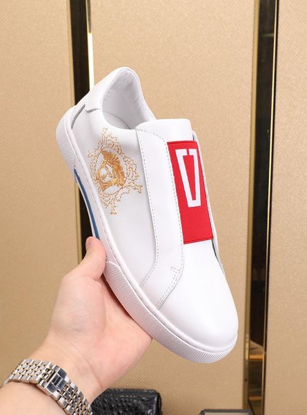 2020-2019c summer men's leather low-casual shoes, flat comfortable white shoes, high-quality fashion wild sports shoes, size: 38-44
2020-2019c summer men's leather low-casual shoes, flat comfortable white shoes, high-quality fashion wild sports shoes, size: 38-44