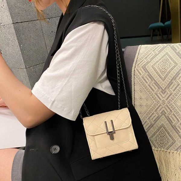 2020 summer diamond lattice chains mini flap bags women shoulder handbags cover rivet luxury bag
2020 summer diamond lattice chains mini flap bags women shoulder handbags cover rivet luxury bag