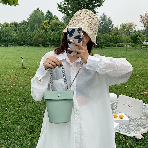 2020 new shoulder bag women's casual fashion korean version of the solid color chain bucket bag ladies crossbody
2020 new shoulder bag women's casual fashion korean version of the solid color chain bucket bag ladies crossbody