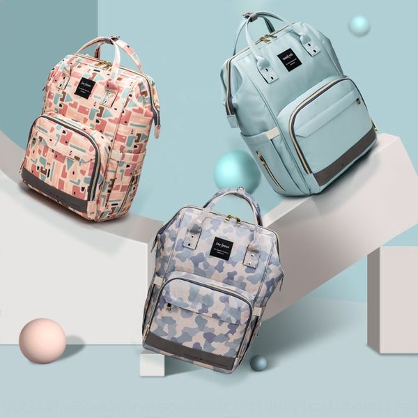 new multi-functional large capacity fashion diaper double shoulder mommy outdoor waterproof diaper bag maternal and infant bag
new multi-functional large capacity fashion diaper double shoulder mommy outdoor waterproof diaper bag maternal and infant bag