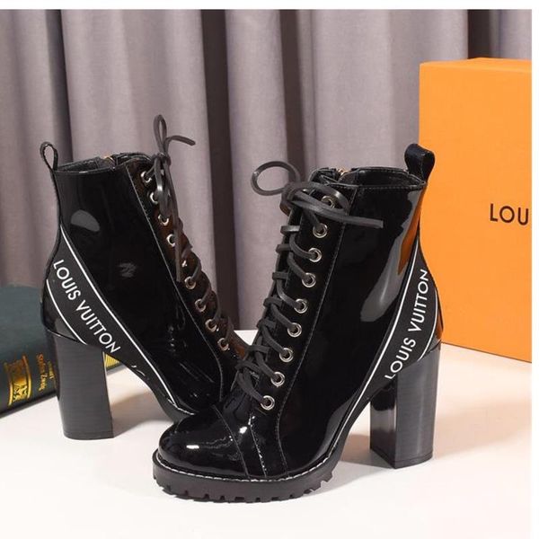 107 new women's casual shoes, luxury designer women's shoes, outdoor travel party shoes, original box packaging, Black
107 new women's casual shoes, luxury designer women's shoes, outdoor travel party shoes, original box packaging, Black