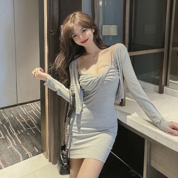 2020 spring and autumn two-piece bow suspender dress knitted cardigan casual fashion suit women, White;black
2020 spring and autumn two-piece bow suspender dress knitted cardigan casual fashion suit women, White;black
