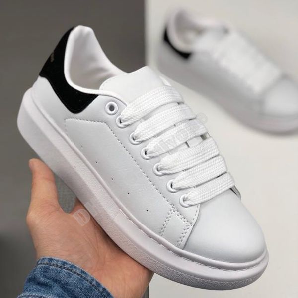 2020 new velvet black mens womens chaussures flat beautiful platform casual sneakers luxury designers shoes leather solid colors dress shoe
2020 new velvet black mens womens chaussures flat beautiful platform casual sneakers luxury designers shoes leather solid colors dress shoe