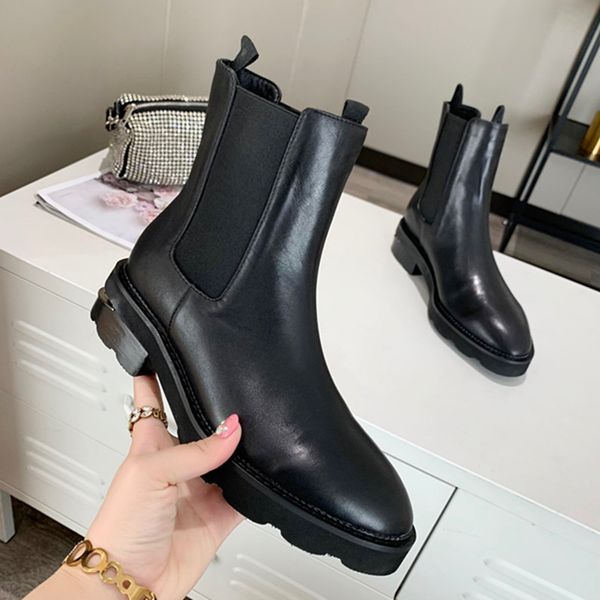 2020 autumn and winter round toe genuine leather women boots lace up comfortable causal short boots, Black
2020 autumn and winter round toe genuine leather women boots lace up comfortable causal short boots, Black