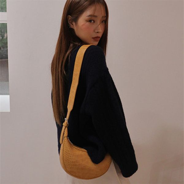 new 2020 autumn/winter croissant retro designed group designers crocodile pattern single shoulder lady women bag
new 2020 autumn/winter croissant retro designed group designers crocodile pattern single shoulder lady women bag
