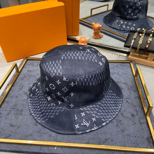 Double-sided fisherman hat designer scarf bucket hat hats baseball cap cap women designer scarves silk designer head scarf 2020 new
Double-sided fisherman hat designer scarf bucket hat hats baseball cap cap women designer scarves silk designer head scarf 2020 new