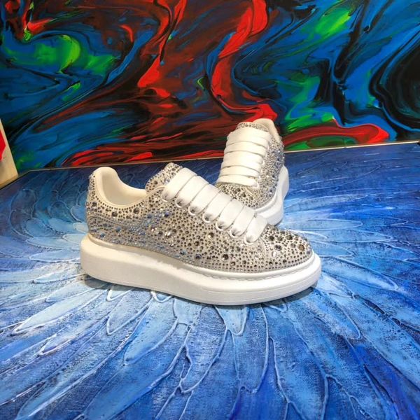super quality couple design black white strass rhinestone shoes beautiful platform casual flats,italy luxey designers genuine leather solid
super quality couple design black white strass rhinestone shoes beautiful platform casual flats,italy luxey designers genuine leather solid