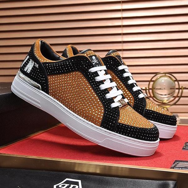 fashion men shoes lace -up leather luxury casual shoes flat sport sneaker with original box zapatos de hombre rubber soles mens
fashion men shoes lace -up leather luxury casual shoes flat sport sneaker with original box zapatos de hombre rubber soles mens