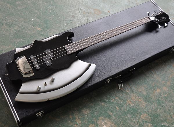 black 4 strings axe electric bass with 3 pickups,rosewood fretboard without inlay,can be customized as request
black 4 strings axe electric bass with 3 pickups,rosewood fretboard without inlay,can be customized as request