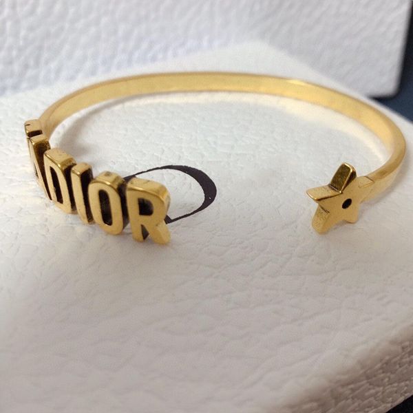 d family/di family 2020 bracelet female bronze open letter bracelet accessories, Golden;silver
d family/di family 2020 bracelet female bronze open letter bracelet accessories, Golden;silver