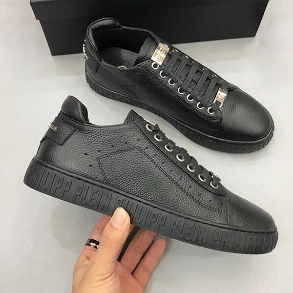 low vintage men 's shoes fashion sneakers flats platforms footwears breathable shoes outdoor walking chaussures de sport pour homm
low vintage men 's shoes fashion sneakers flats platforms footwears breathable shoes outdoor walking chaussures de sport pour homm