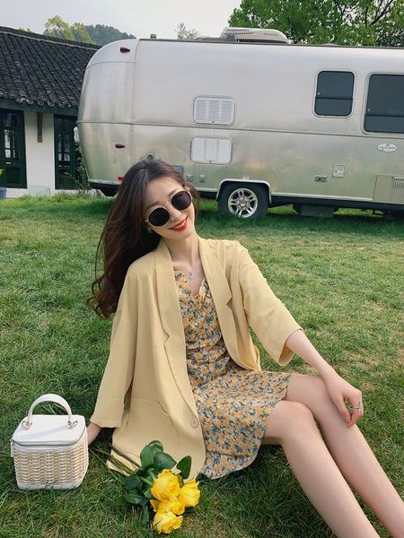 j5kta yellow thin small suit jacket women's jacket jacket2020 summer new korean style internet celebrity chiffon casual suit vertical t, White;black
j5kta yellow thin small suit jacket women's jacket jacket2020 summer new korean style internet celebrity chiffon casual suit vertical t, White;black