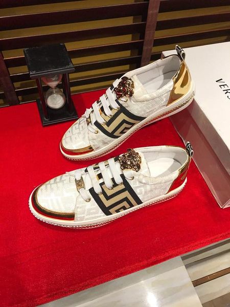 2020-2019p summer high-end brand leather men's shoes personality low to help casual flat shoes fashion wild sports shoes, size: 38-44
2020-2019p summer high-end brand leather men's shoes personality low to help casual flat shoes fashion wild sports shoes, size: 38-44