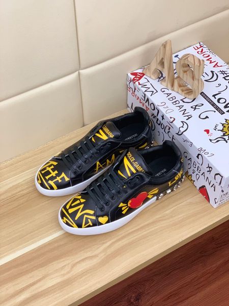 2020-2019c summer new brand leather men's shoes low to help casual flat shoes, fashion wild sports shoes, size: 38-44
2020-2019c summer new brand leather men's shoes low to help casual flat shoes, fashion wild sports shoes, size: 38-44