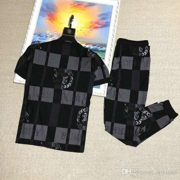 new 2020 designer tracksuit fashion running men's sports suit print fit sports suit luxury short sleeve sports, Gray
new 2020 designer tracksuit fashion running men's sports suit print fit sports suit luxury short sleeve sports, Gray