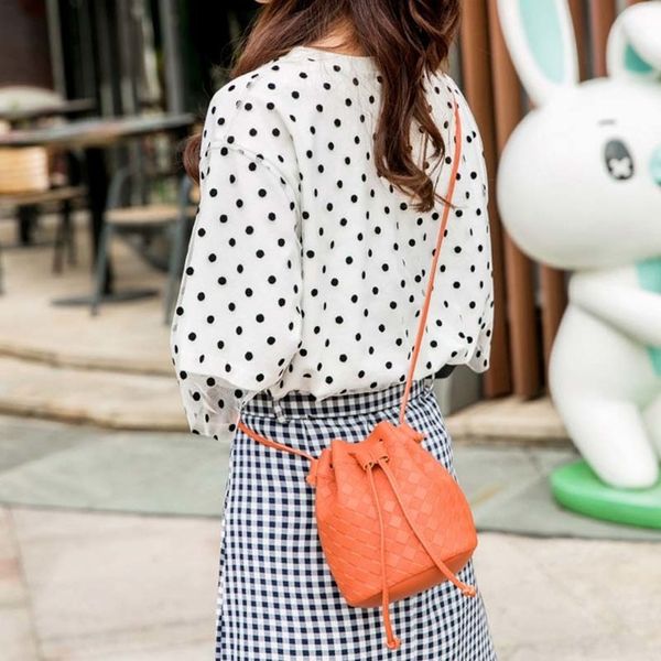 simple fashion embossed lingge ladies pu leather bucket bag drawstring shoulder bag messenger bags wallet
simple fashion embossed lingge ladies pu leather bucket bag drawstring shoulder bag messenger bags wallet