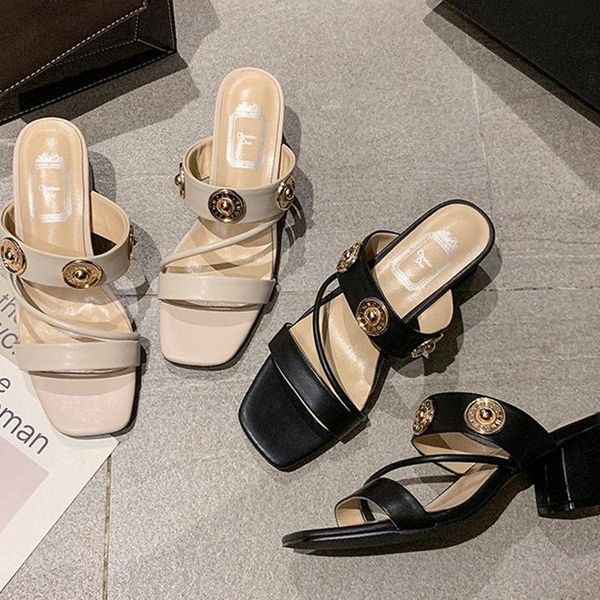 горячие женщины моды простые сандалии trend square toe высокие каблуки роскошные дизайнерские туфли top quality fashion show, Red;white
горячие женщины моды простые сандалии trend square toe высокие каблуки роскошные дизайнерские туфли top quality fashion show, Red;white