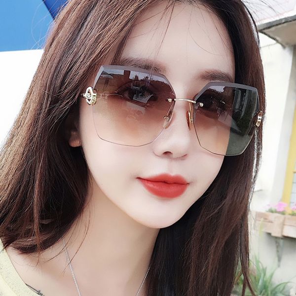новый бренд солнцезащитных очков женщины роскошная t мода black cat eye негабаритной солнцезащитные очки женский градиент солнцезащитные очк, White;black
новый бренд солнцезащитных очков женщины роскошная t мода black cat eye негабаритной солнцезащитные очки женский градиент солнцезащитные очк, White;black