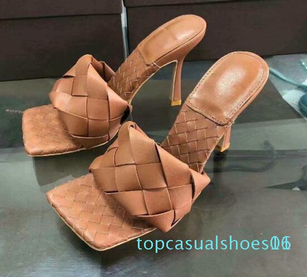 new 2020 luxury slippers women fashion designer dress slippers matte leather women's shoes open toe square mouth sheepskin surface pad, Black
new 2020 luxury slippers women fashion designer dress slippers matte leather women's shoes open toe square mouth sheepskin surface pad, Black
