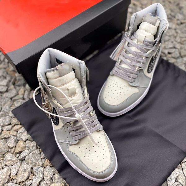 high-quality original limited edition brand new joint name dìór design classic high-men and women sports and leisure shoes basketball sh, Black
high-quality original limited edition brand new joint name dìór design classic high-men and women sports and leisure shoes basketball sh, Black