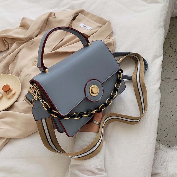 fashion chain pu leather crossbody bags for women 2020 small shoulder messenger bag special lock design female flap handbags
fashion chain pu leather crossbody bags for women 2020 small shoulder messenger bag special lock design female flap handbags