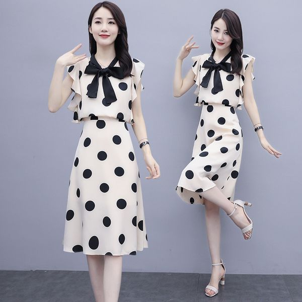 summer 2020 new female socialite temperament polka dot short sleeve fake two-piece dress high waist fashion dress mid-length, Black;gray
summer 2020 new female socialite temperament polka dot short sleeve fake two-piece dress high waist fashion dress mid-length, Black;gray