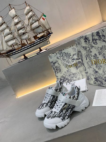 new6 luxury design ladies casual shoes, fashionable all-match sports shoes, outdoor breathable women's shoes, original box packaging, Black
new6 luxury design ladies casual shoes, fashionable all-match sports shoes, outdoor breathable women's shoes, original box packaging, Black